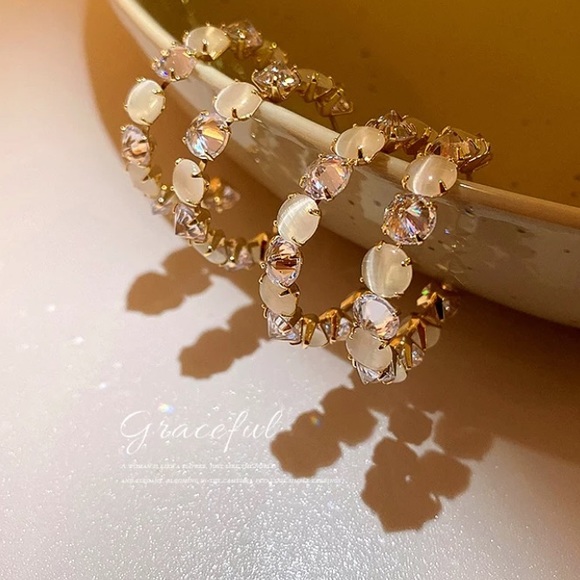 New 18k gold plated Hoop Earrings - Picture 4 of 5